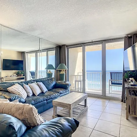 Beachfront Condo - Pool, Bbq & Steps From Flagler Ave